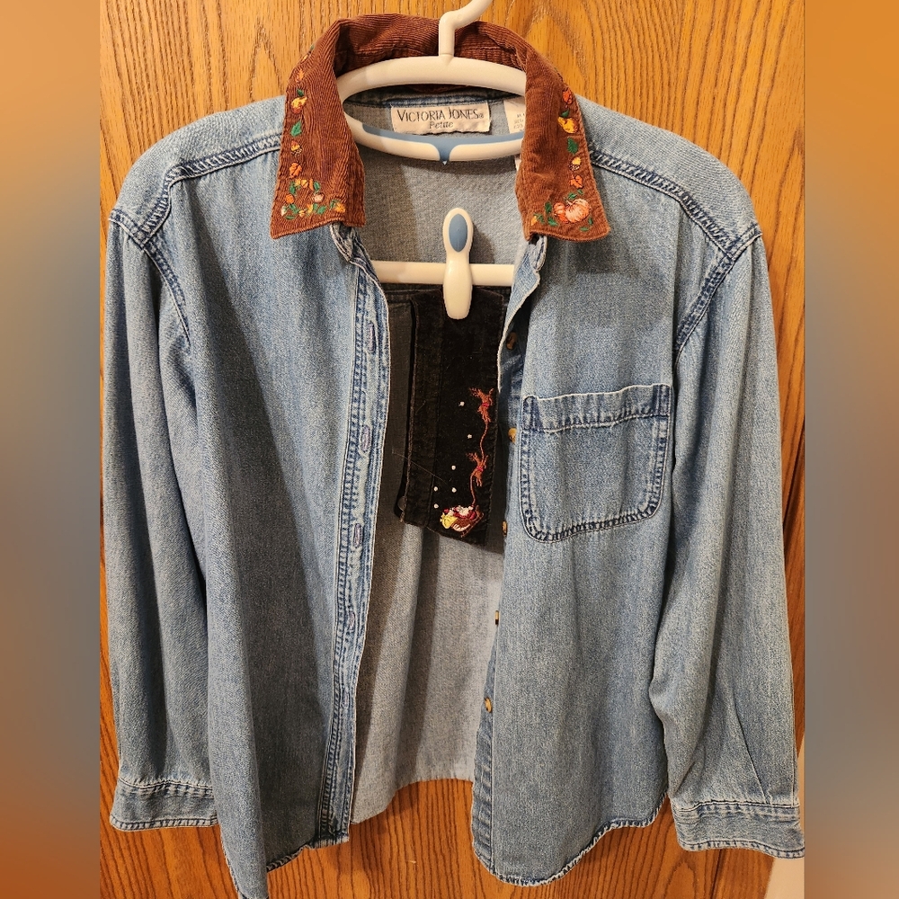 LAST CALL! Button-up Jean Shirt with Two Holiday Collars, sz LP
